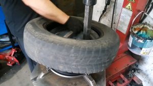 Замена шин на Рено Логан
