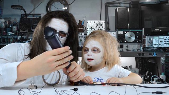 ГИГАНТСКИЕ КОНФЕТЫ ЗОМБИ . для детей смотреть онлайн