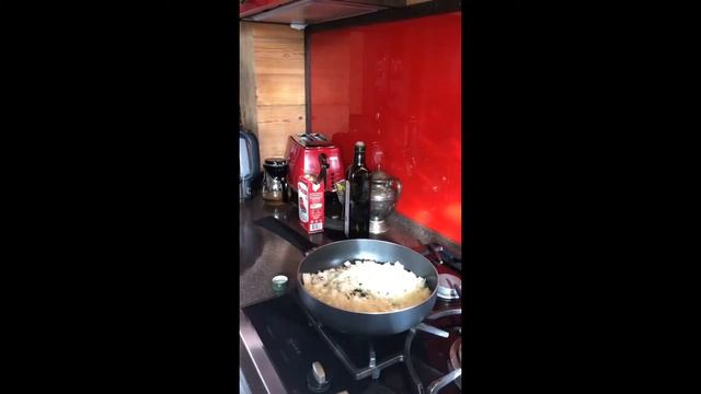 Солянка сборная ( говядина) с перловкой. Как готовить смотреть онлайн