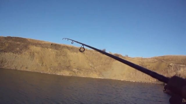 Зимний спиннинг на заброшенном карьере! 20 декабря 2019! смотреть онлайн