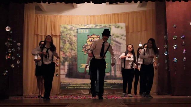 Танец 9Б класса смотреть онлайн