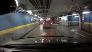 Заезд на подземную парковку Капитолий, Универсистет