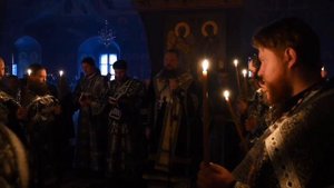 Прокимен «Разделиша ризы Моя себе, и о одежди Моей меташа жребий...»
