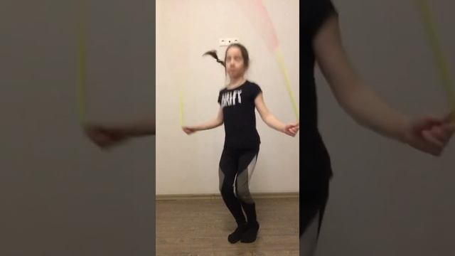 Тренировка с предметом 1 (скакалка) смотреть онлайн