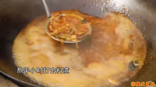 【陕北霞姐】妹妹帮忙种菜，霞姐老公整1块大排骨，做排骨刀削面犒劳，肉大汤鲜，大口吸溜真过瘾！ смотреть онлайн