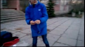 Перцовым баллончиком в лицо