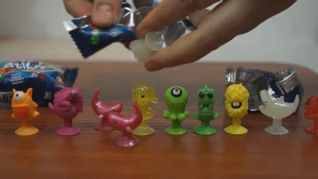 Веселые Прилипалы 2 из Дикси! Смотрите! Открываем новых прилипал! ОНИ СВЕТЯТСЯ В ТЕМНОТЕ!