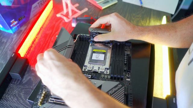 TRX40 AORUS Master Vs. ASRock TRX40 Creator - Bigger is NOT Always Better. смотреть онлайн