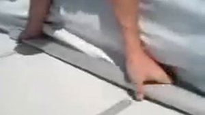 Установка боковых стрингеров на пайольной лодке