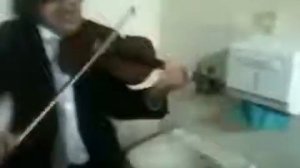 Дуэт скрипки и крана