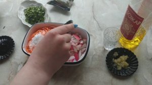 Салат из редиски и морковки по корейски.