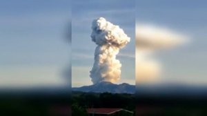 Spectacular eruption of the Rincon de la Vieja volcano in Costa Rica!