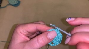 Вяжем простой и красивый листик крючком. How to crochet a nice and simple leaf