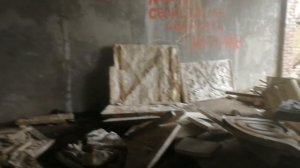 Заброшенный замок в Москве у реки