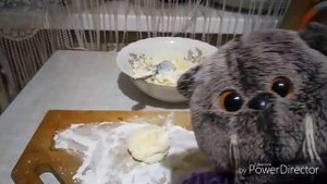 Басик готовит сырники!