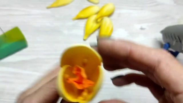 Крокусы из фоамирана без молдов DIY crocuses from foamiran without molds смотреть онлайн