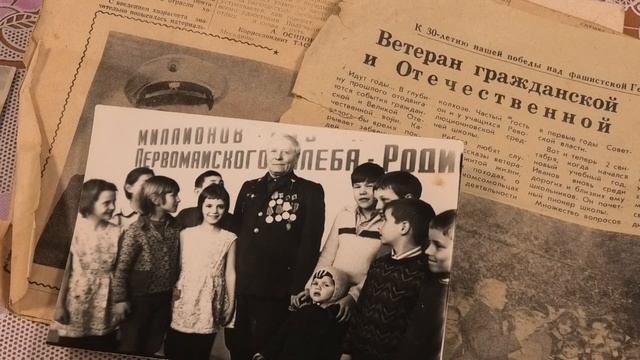 Старинный буфет хранит семейные тайны - Стихи про старинный буфет