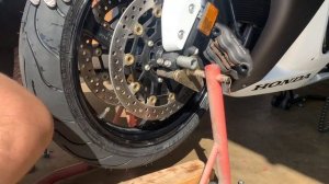 Honda CBR 600RR Wheel Removal & Tire Change!