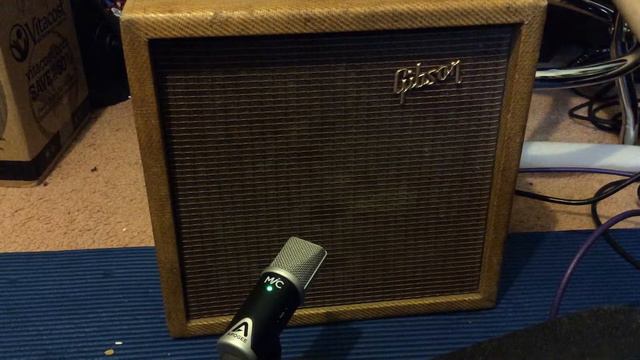 1965 Gibson Melody Maker through a 1961 Gibson Skylark Tweed смотреть онлайн