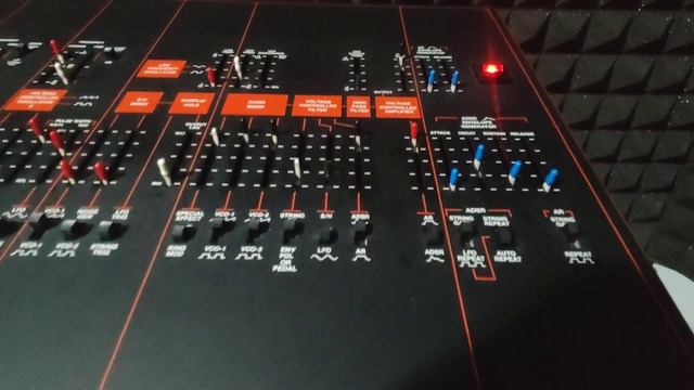 ARP Avatar original Synthesizer смотреть онлайн