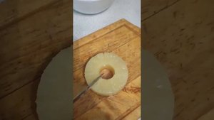 Простой, классический салат. Курица с ананасами.