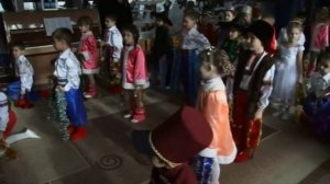 Вход на Новогодний утренник (старшая группа)