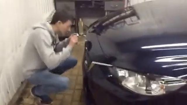 Вскрытие штатного замка капота на мазде смотреть онлайн