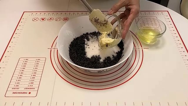 Заливные булочки с маком