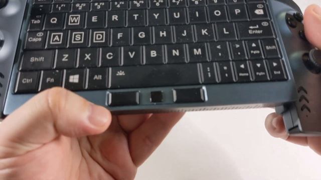 GPD Win Max vs One GX1 Mini Laptop Which is the best handheld for Windows gaming and emulation? смотреть онлайн