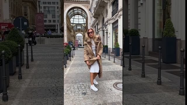 Пальто из кашемира с соболем в наличии , Италия.