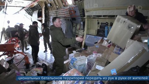 Жителям освобожденных от украинских националистов ... помощь из Ханты-Мансийского автономного округа