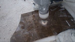 Как и чем сделать отверстия в кафельной плитк