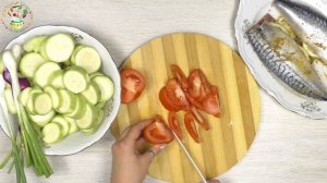 Скумбрия в духовке с овощами. Рецепт с кабачками, помидорами и луком