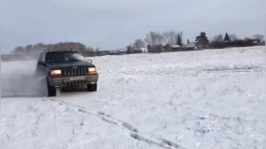 JEEP GRAND CHEROKEE ZJ 5.2 Snow Drift | Боком по снегу