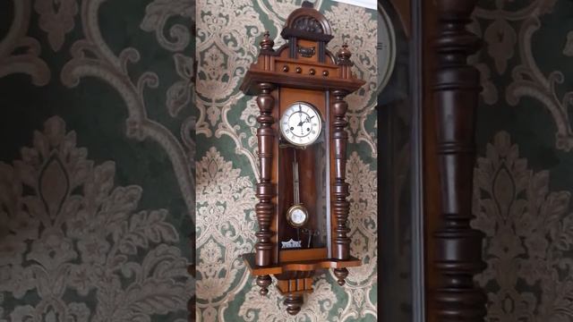 Настенные часы с боем . смотреть онлайн