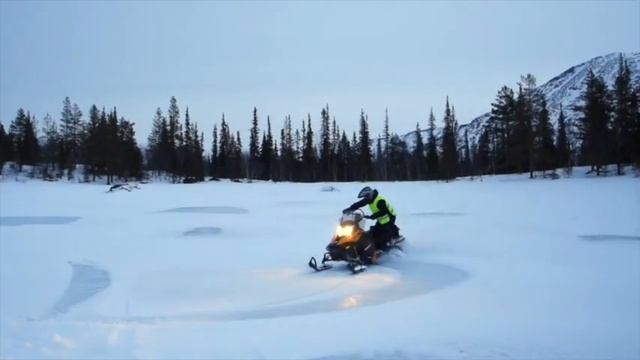 2017 - НовыйГод - Снегоход - Дрифт - Зажигаем смотреть онлайн