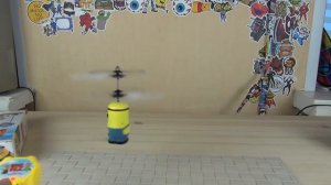 Летающий Миньон с пультом управления mp4