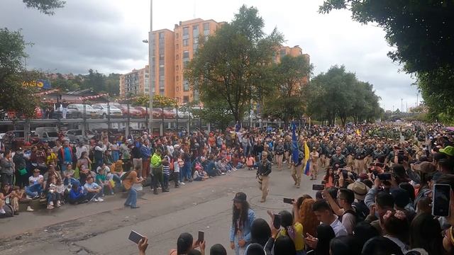 DESFILE MILITAR 20 DE JULIO  4K COMPLETO-INDEPENDENCE DAY, COMPLETE MILITARY PARADE BOGOTA-COLOMBIA