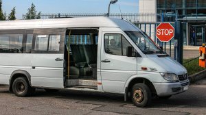 Развозка рабочих микроавтобусом