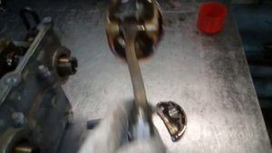 опель астра h четвёртый поршень на пополам