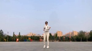 ? Танцует Красавица и Спортсменка Цинцин