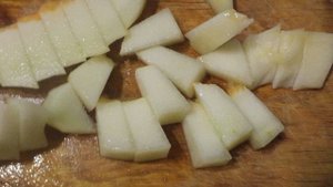 Салат из курицы с дыней