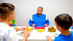 Егорка и Ярик не хотят есть фрукты