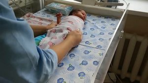 Как пеленать новорожденного ребенка