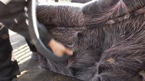 Очистка мебели обычным пылесосом и канистрой