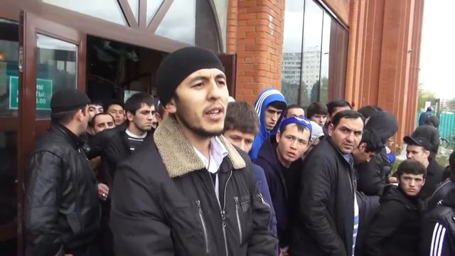 Чебурек в Московской мечети говорит о России смотреть онлайн