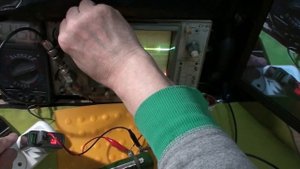 Реальная проверка блока питания для смартфона и планшета под нагрузкой осциллографом
