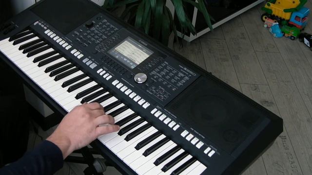Земляне-Трава у дома кавер Celtic Trance mix Yamaha psr-s950 смотреть онлайн