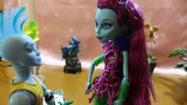 Дочь Посейдона Поси Риф ! ВЛАДЫЧИЦА МОРЕЙ И БОЛЬШОГО БАРЬЕРНОГО РИФА ! Monster High Posea Reef смотреть онлайн