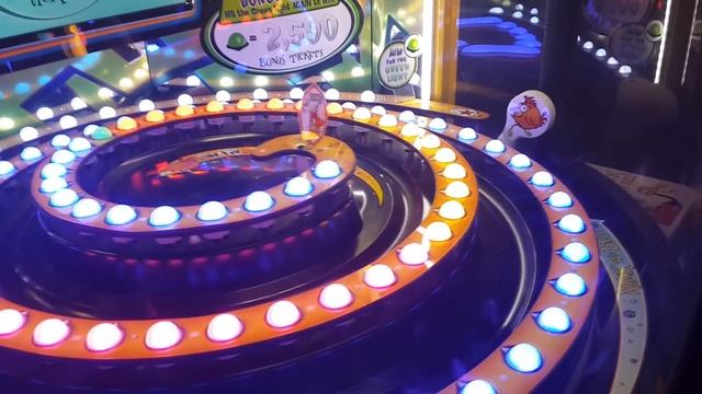 Детский развлекательный центр Depot,с батутом и бассейном с мячиками,горками.Рисование свинки Пеппы смотреть онлайн